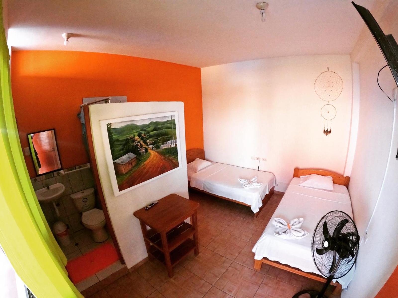 Shoffi'S House Backpackers Hotel Tarapoto Exterior photo